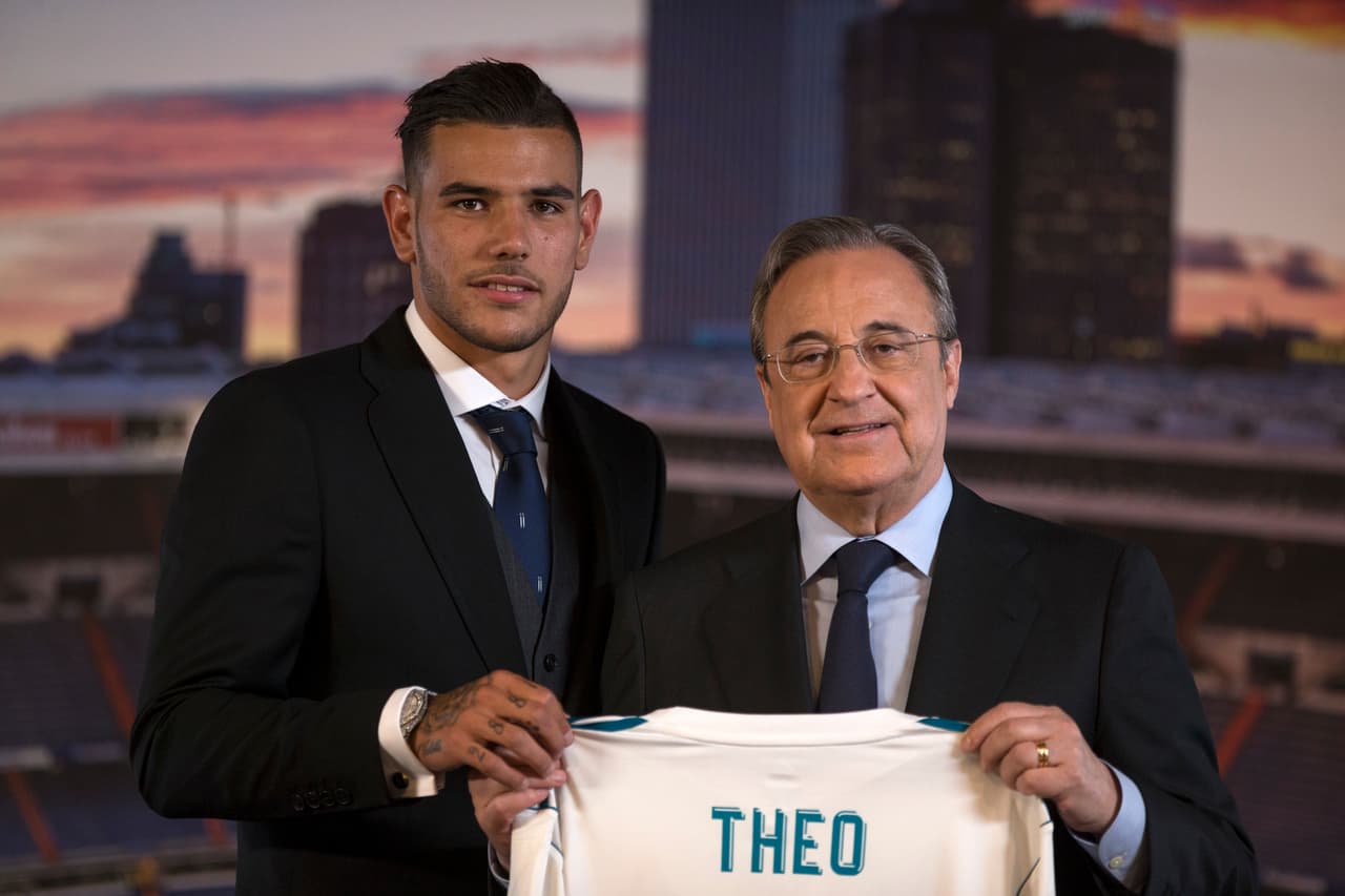 "Eres jugador del Real Madrid por tu talento, por lo que has demostrado con tu personalidad a pesar de tu juventud. Quisiste vestir esta camiseta por encima de todo. Quisiste defender este escudo aunque otros grandes clubes de Europa también te querían. Tu firmeza y tu convicción son gestos que el madridismo no olvidará", dijo a Theo.