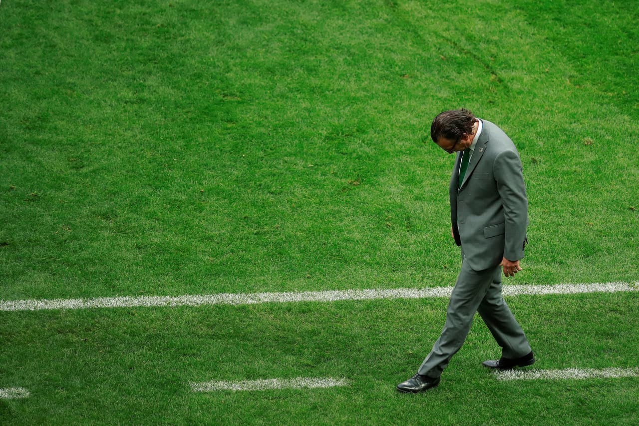 Como para sentenciar la paliza, en la última jugada del partido en tiro libre, Golovin marcó un golazo para el 5-0 de Rusia contra Arabia Saudita de Pizzi.