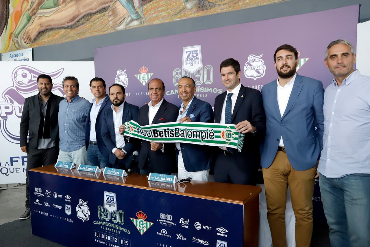 Así dieron a conocer las directivas del Puebla y del Real Betis los detalles sobre su partido amistoso a finales de julio en el Estadio Cuauhtémoc, con motivo del 75 aniversario del equipo camotero. Los futbolistas mexicanos ligados al equipo bético, Andrés Guardado y Diego Lainez, están más que contemplados para tomar parte en los festejos y en el cotejo.