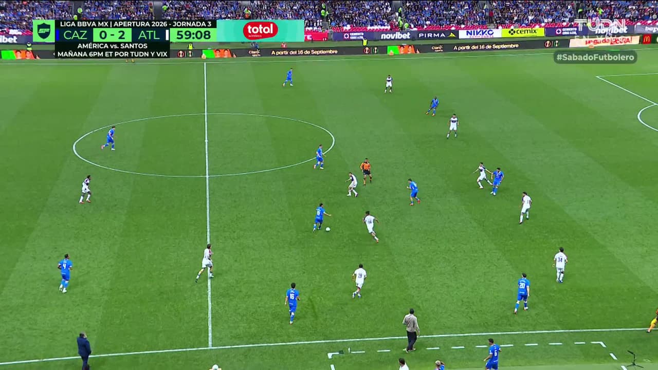 ¡GOL!  anota para Cruz Azul. Nicolás Ibáñez
