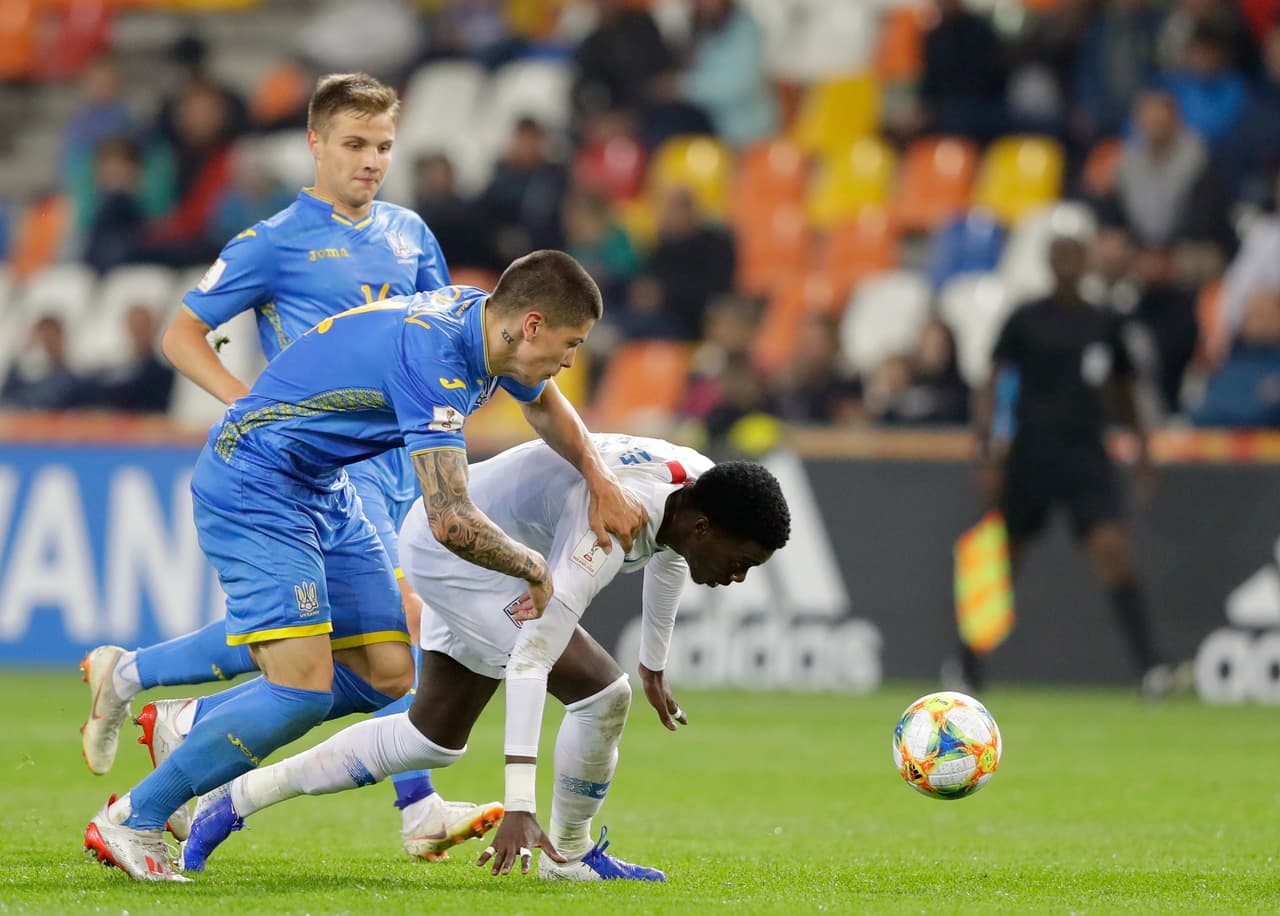Un decepcionante debut tuvo el Team USA en el Mundial Sub-20 con su derrota 1-2 ante Ucrania por el Grupo D, con Tim Weah (centro) como titular en el ataque.