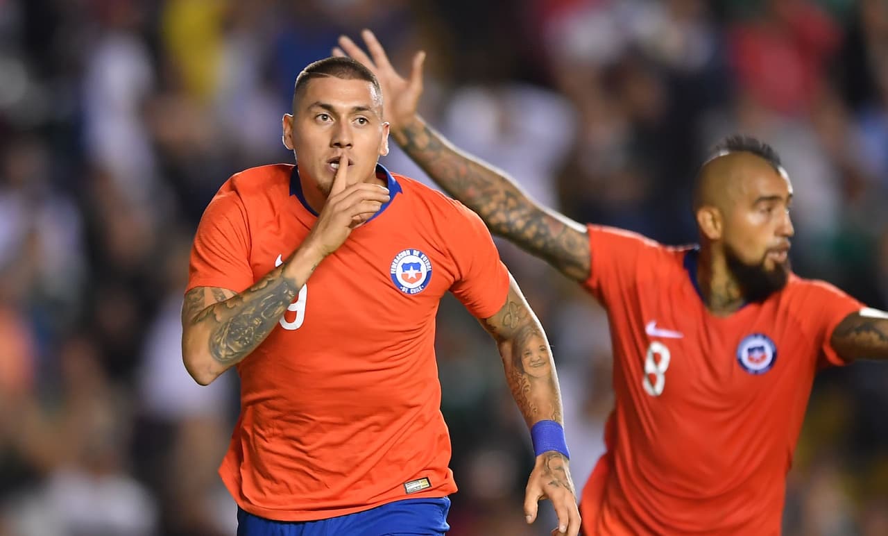 Olvidado en Benfica, Nico Castillo no quiere volver a Liga MX