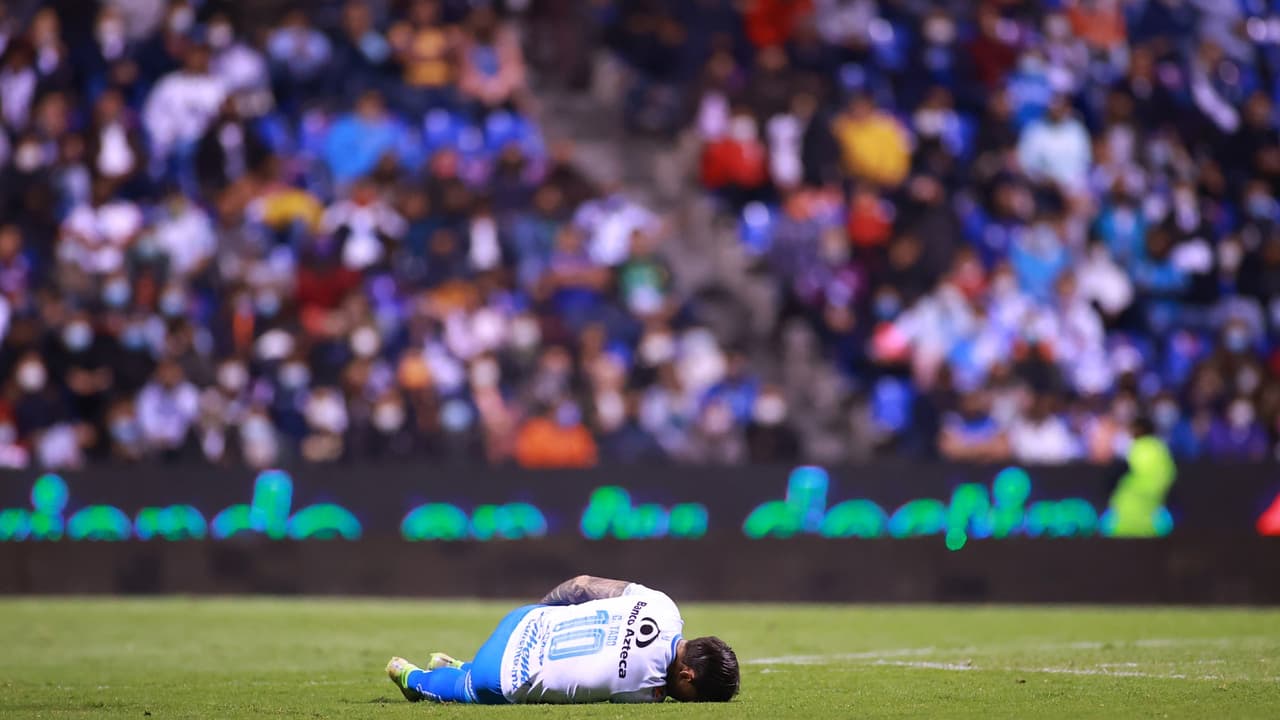 Christian Tabó sale por lesión en la ida entre Puebla y León