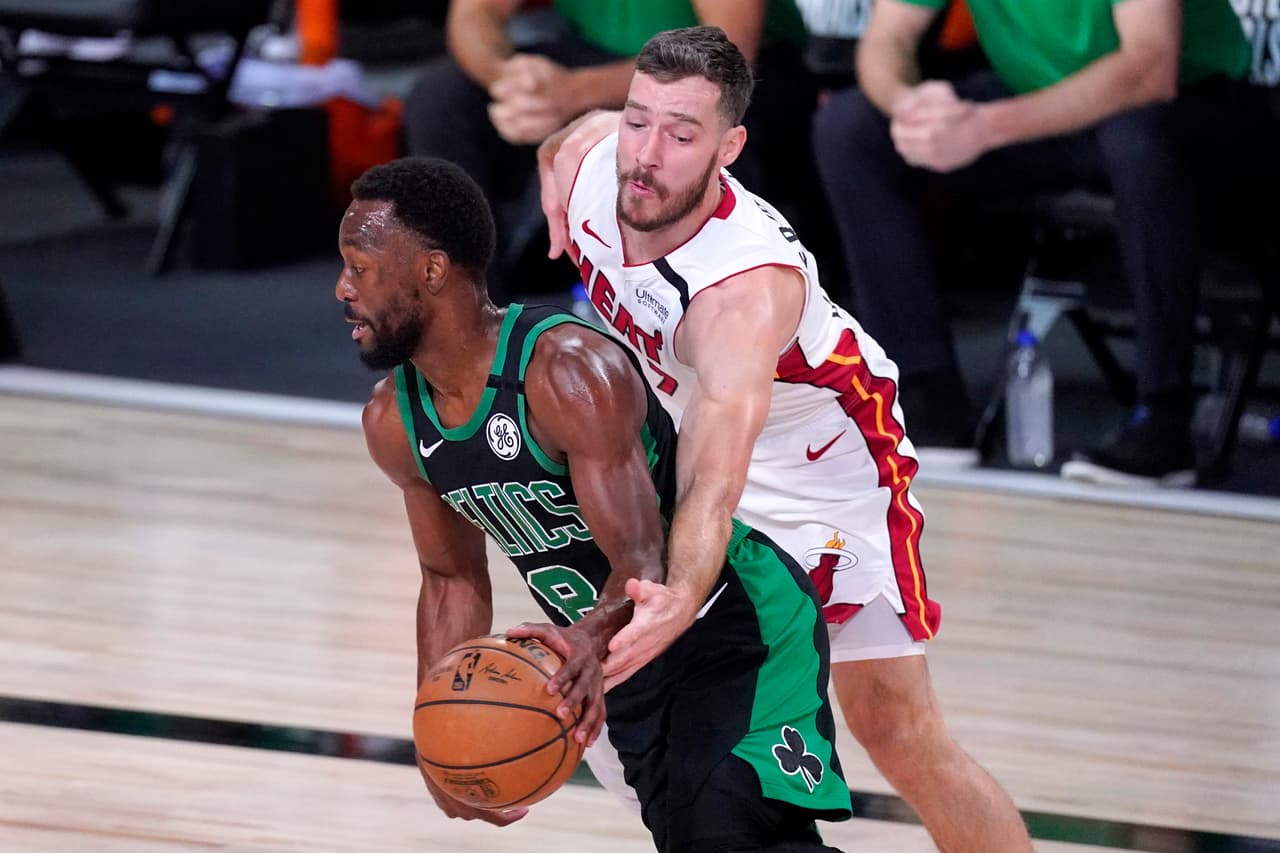El Miami Heat vence 106-101 a los Celtics y toman una buena ventaja en la serie, Bam adebayo consiguió 21 puntos y Gordan Dragic anotó 25.