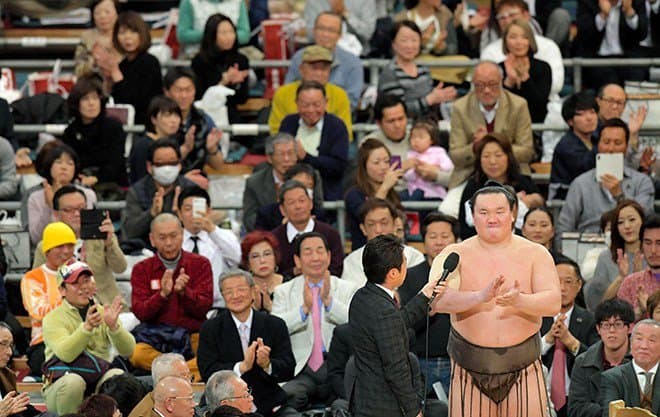 Hakuho.