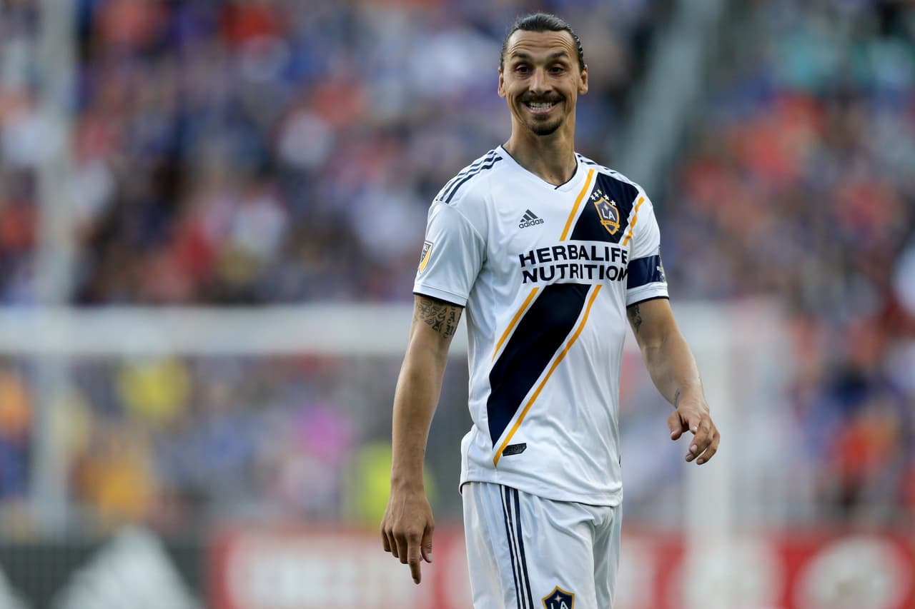 El regreso de Zlatan Ibrahimovic fue de lo más llamativo del juego, aunque no pudo marcar gol.