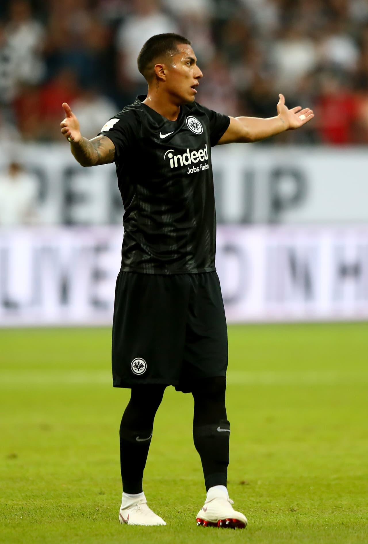 <b>Carlos Salcedo: </b>por su parte, el defensor estuvo en cancha todo el partido y sufrió cada ataque de los bávaros. Poca resistencia puso el equipo de los mexicanos.