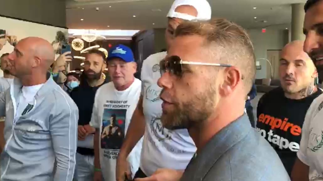 Saunders: Mitad de mexicanos odia a Canelo