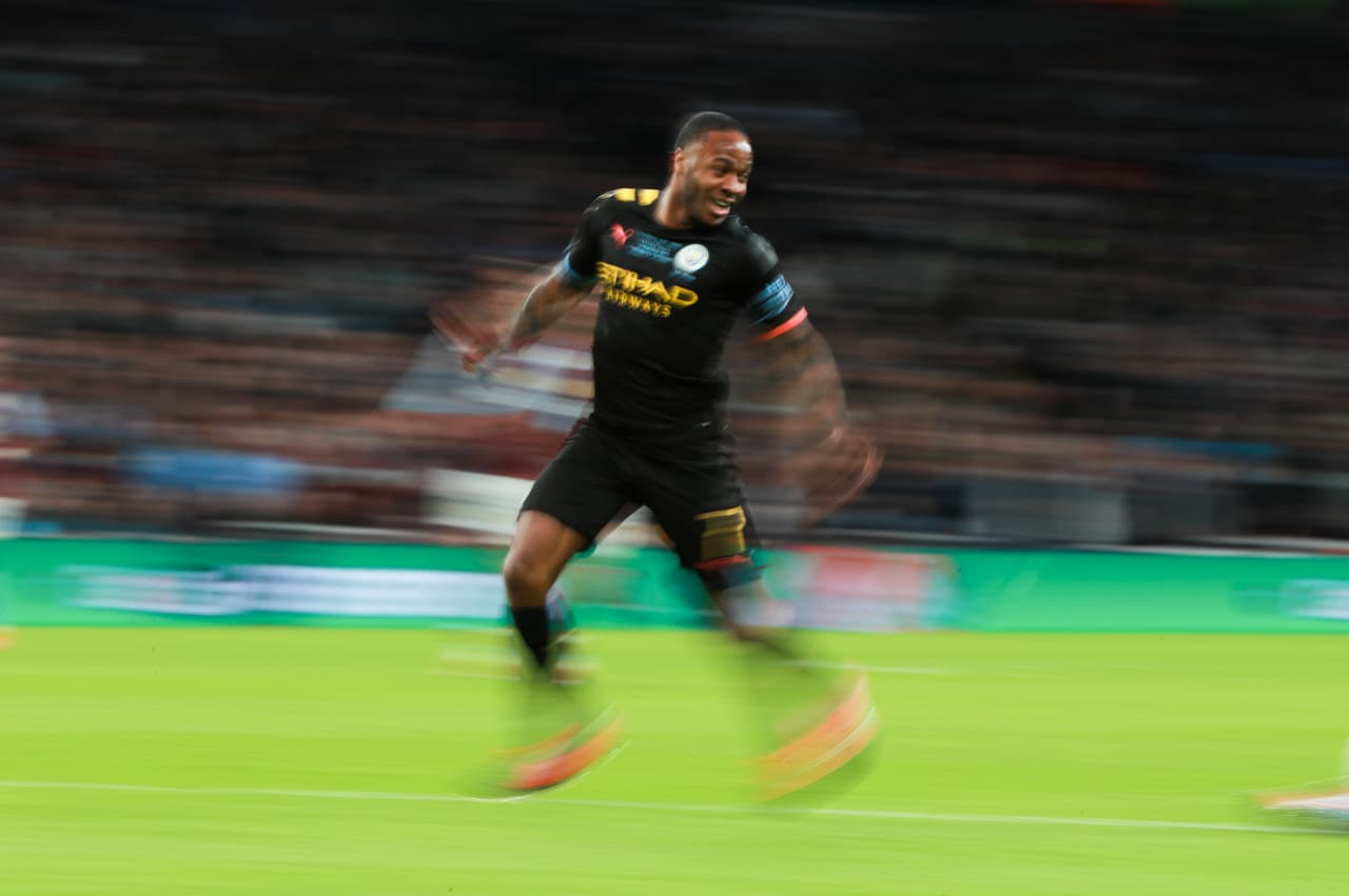 Raheem Sterling £28 millones. No podía faltar la estrella del Manchester City nacida como futbolista en el Liverpool, Raheem Sterling.