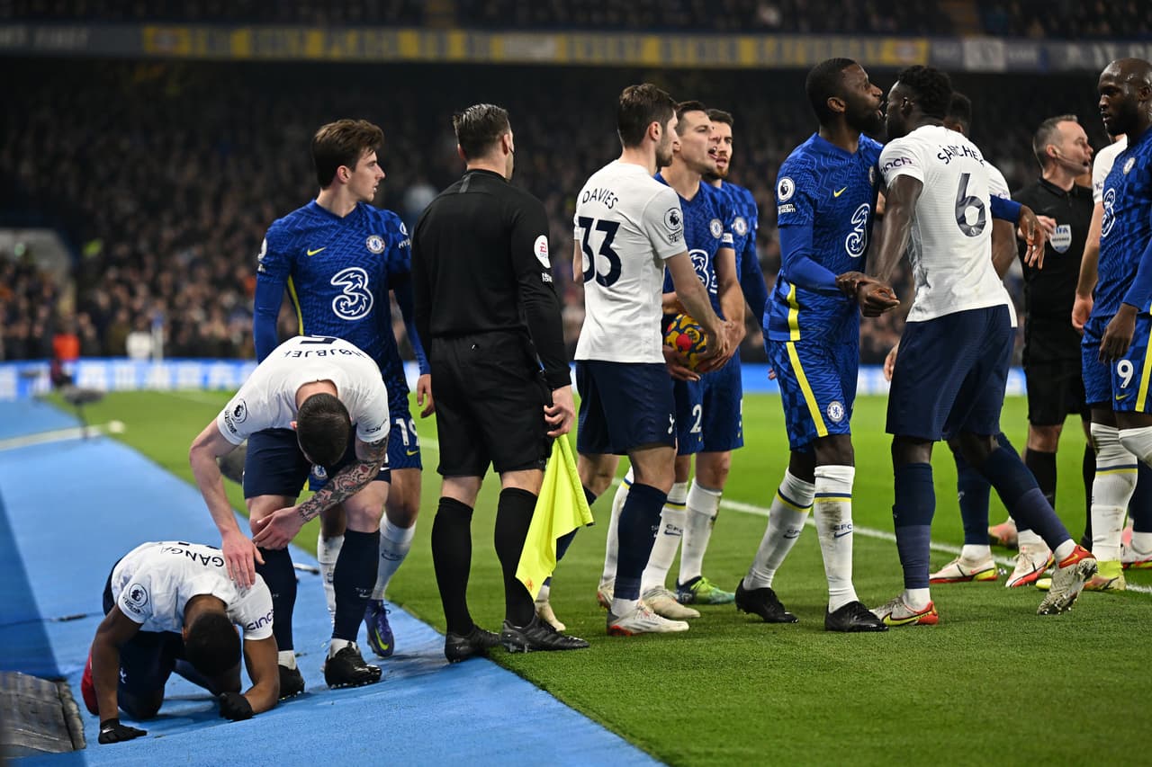 Los Blues se impusieron sobre el Tottenham en Stamford Bridge con las anotaciones de Hakim Ziyech y Thiago Silva.