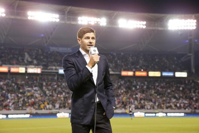 Steven Gerrard presentado con los fans