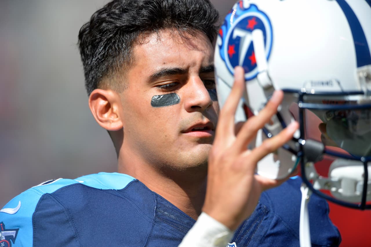 7.- El quarterback novato de Tennessee MARCUS MARIOTA pasó para 257 yardas con dos touchdowns y sin intercepciones para un rating de pasador de 96.3 puntos en la derrota de los Titans en Cleveland. (Foto: AP-NFL).