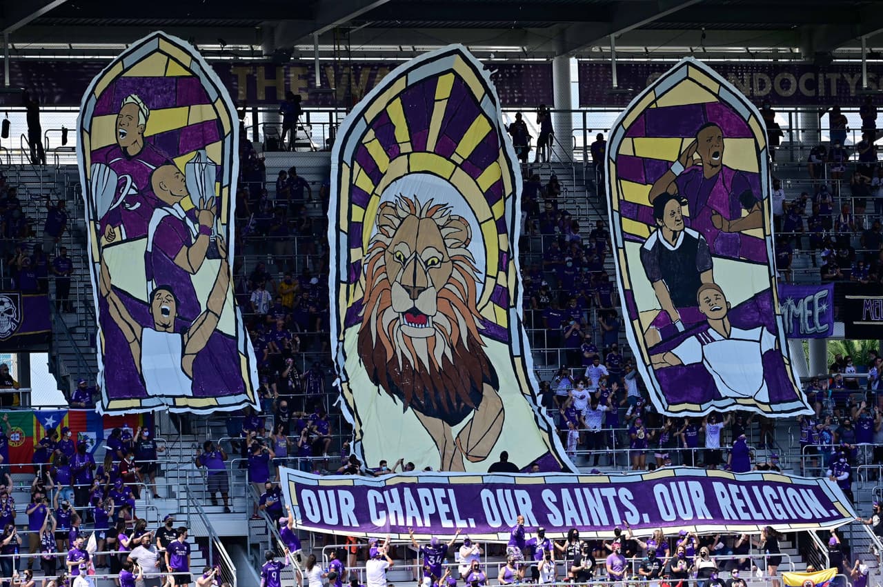 La afición de 'los Leones' se encargó de decorar bien el estadio.