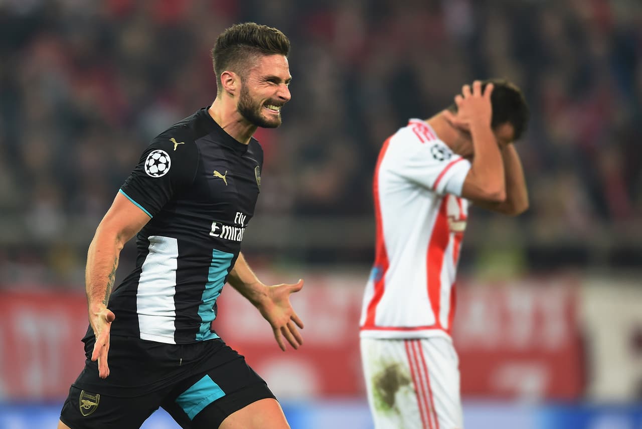 Olympiacos 0-3 Arsenal: Giroud rompe la maldición 'gunner' en El Pireo con un hat-trick