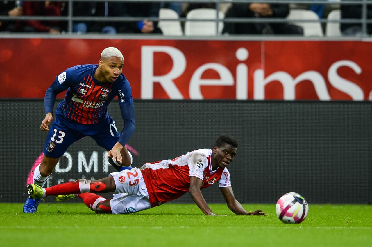 1. Moussa Doumbia (Reims): ha sufrido una falta cada 22.1 minutos. García ha recibido 45 faltas en 1214 minutos disputados.