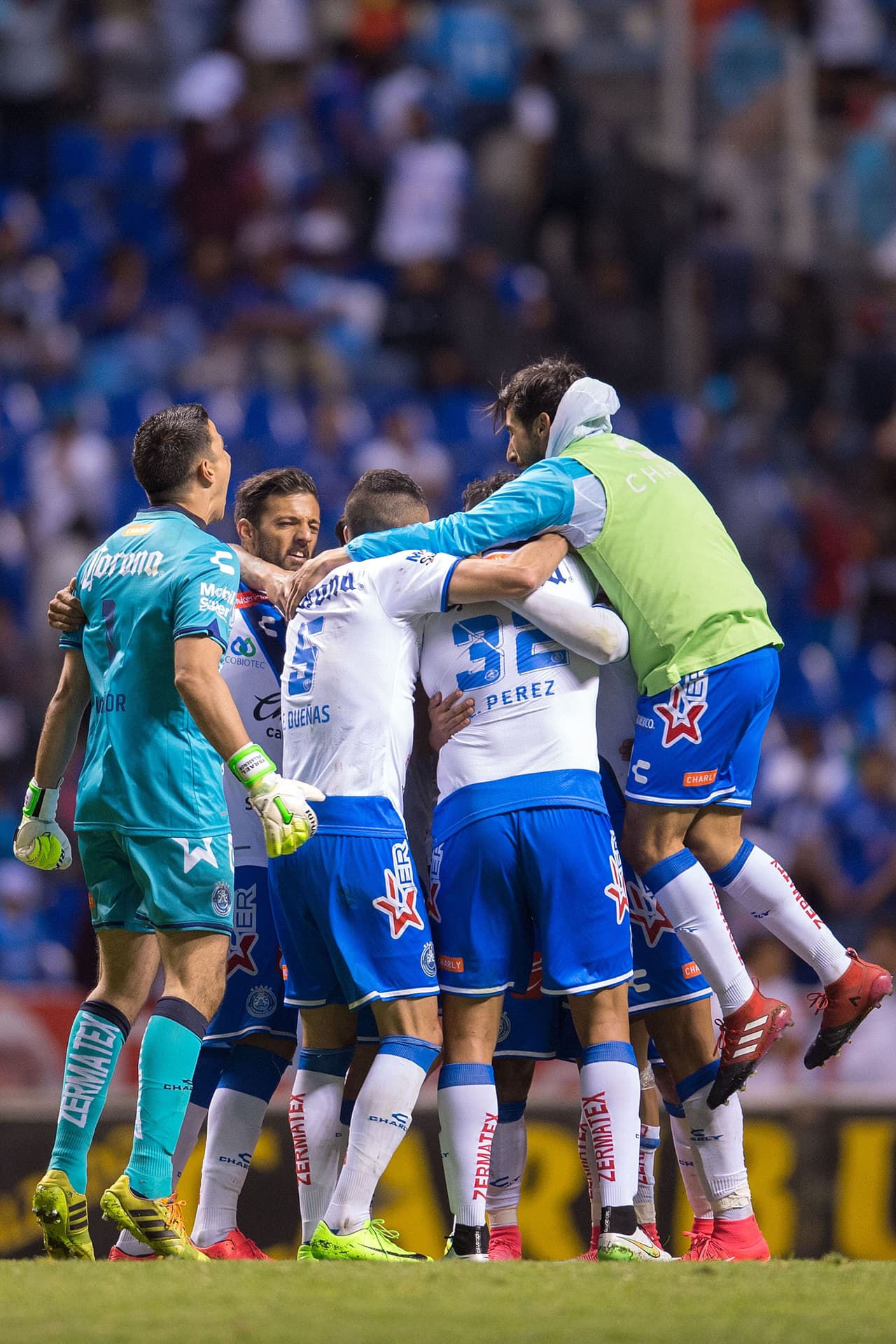 Una "cruzazuleada" más. Puebla continúa en el fondo de la tabla y Cruz Azul en la posición 15, con 14 puntos tras 14 jornadas.