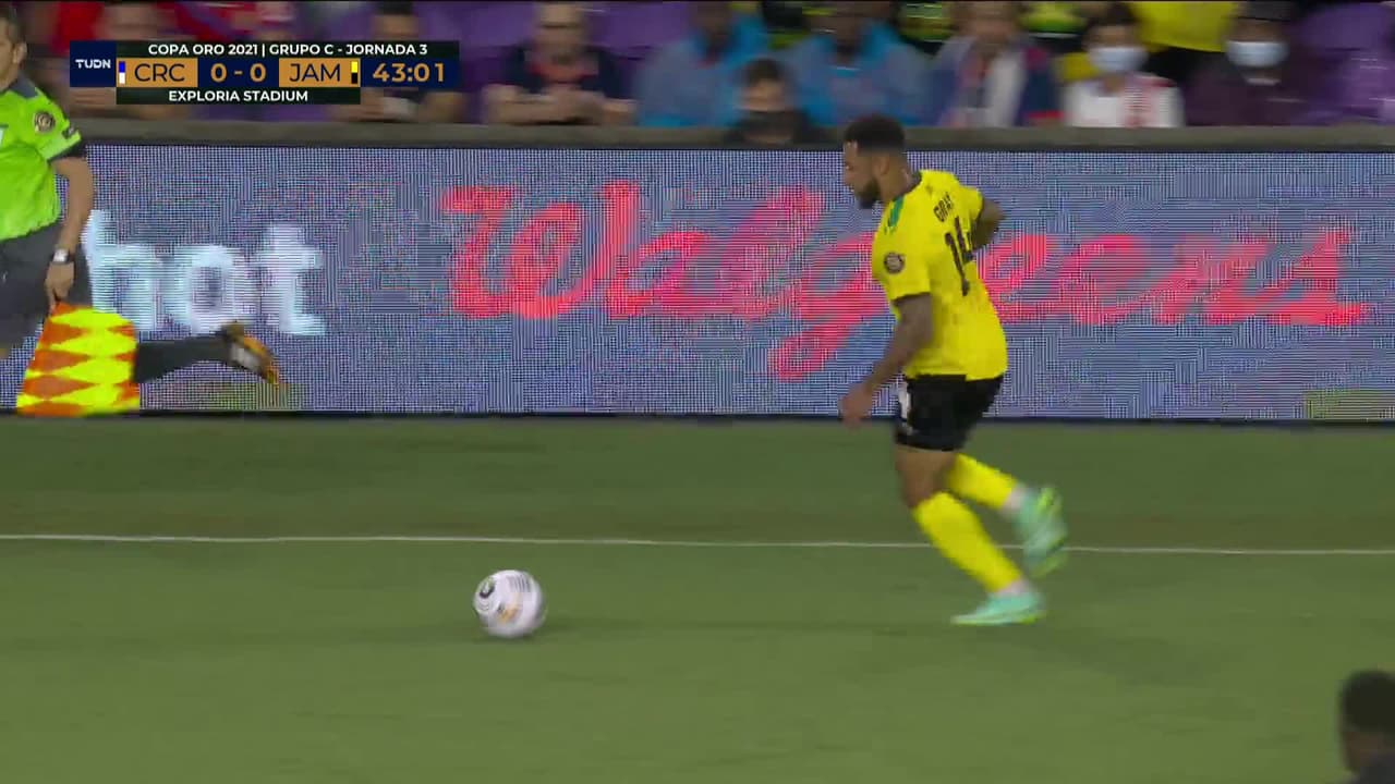 ¡TIRO ATAJADO! disparo por Andre Gray.