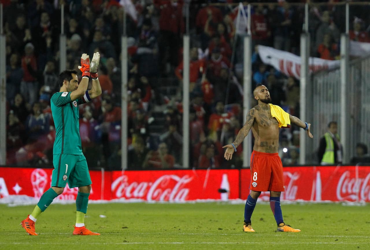 El triunfo estuvo marcado por la amonestación a Vidal, lo que le impedía jugar en la fecha clave de visitante contra Brasil, donde con un empate clasificaban al Mundial.