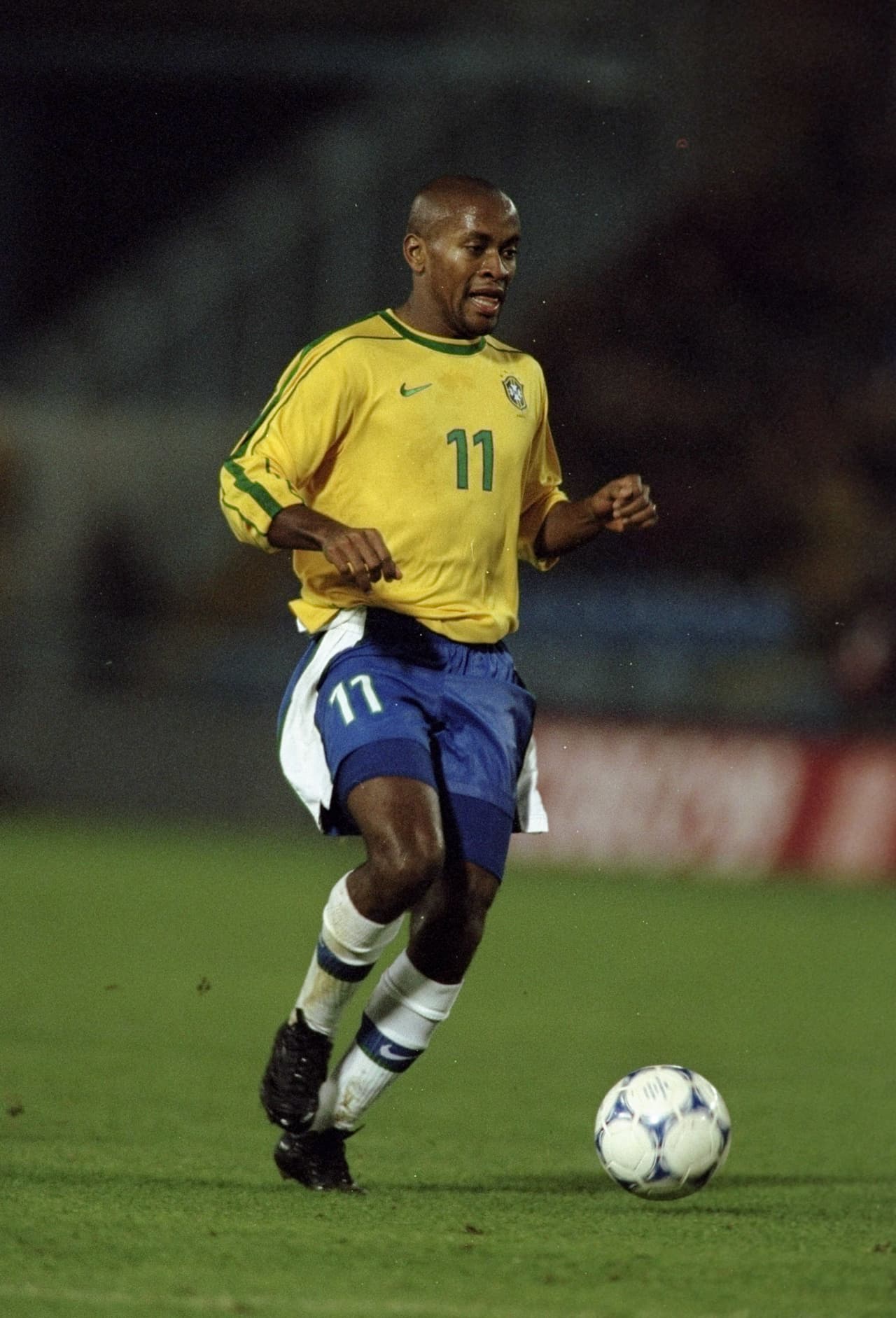 Zé Roberto: el mediocampista brasileño, de larga carrera en Europa con Real Madrid, Bayern Múnich, entre otros, también celebró un gol en el Azteca. Fue en la final de la Copa Confederación en la que México se quedó con el título por 4-3.