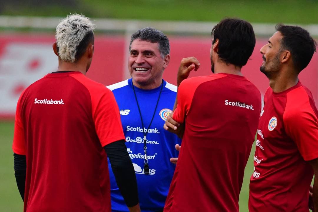 DT de Costa Rica aclara que la "confederación de enanos" es cosa del pasado