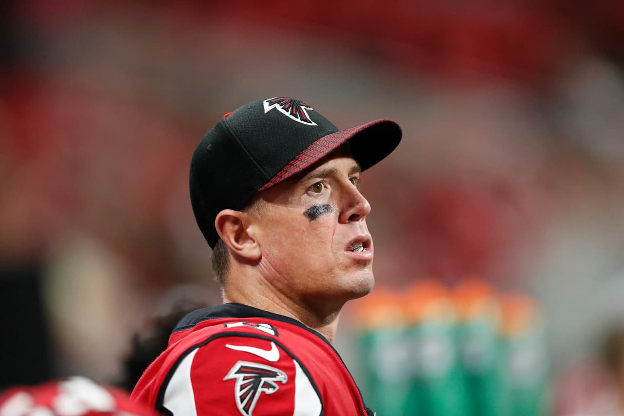 8)
<b>Matt Ryan, Atlanta Falcons</b>. En 2016 fue el MVP de la NFL y tuvo un gran año. En 2017 las cosas no salieron bien. Pero la precisión en sus pases, la potencia de su brazo y su calidad dan esperanza.