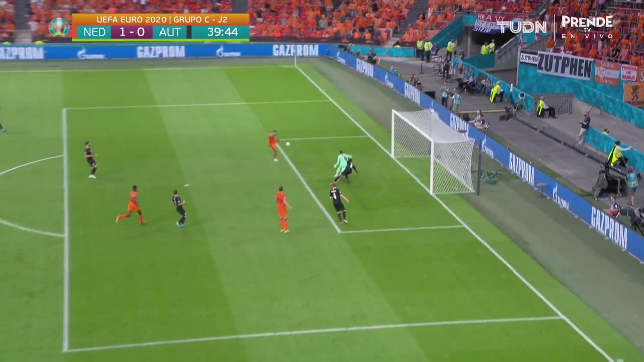 ¡Fracasa ante el arco! Depay no define y hace un ‘oso’