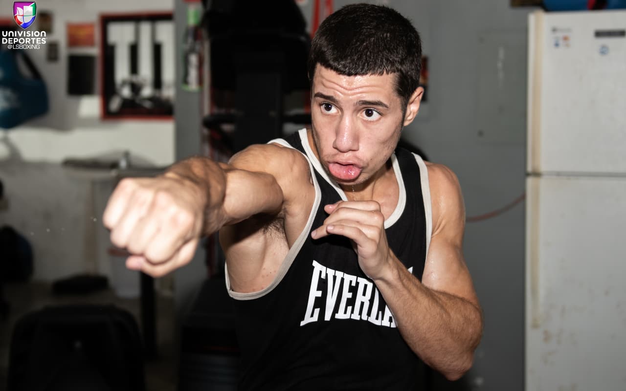 El prospecto de Puerto Rico, Jean Carlos 'Chapito' Rivera (15-0, 10 KO's), se enfrentará a Jason 'El Alacrancito' Sánchez (12-0, 6 KO's) de Nuevo México por la corona mundial juvenil vancante de la OMB en el Hotel El Panamá en la Ciudad de Panamá el próximo 31 de octubre.