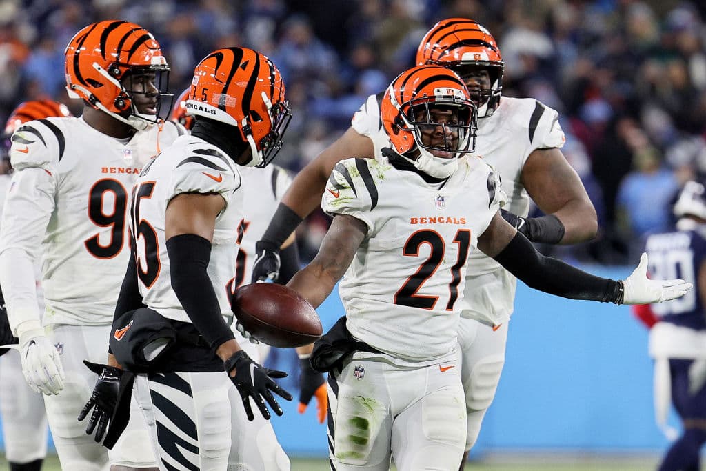 Las defensas hacen su partido esta noche, pero es la defensa de los Bengals la que pega al final y los visitantes terminan venciendo 19-16 a los Tennessee Titans.
