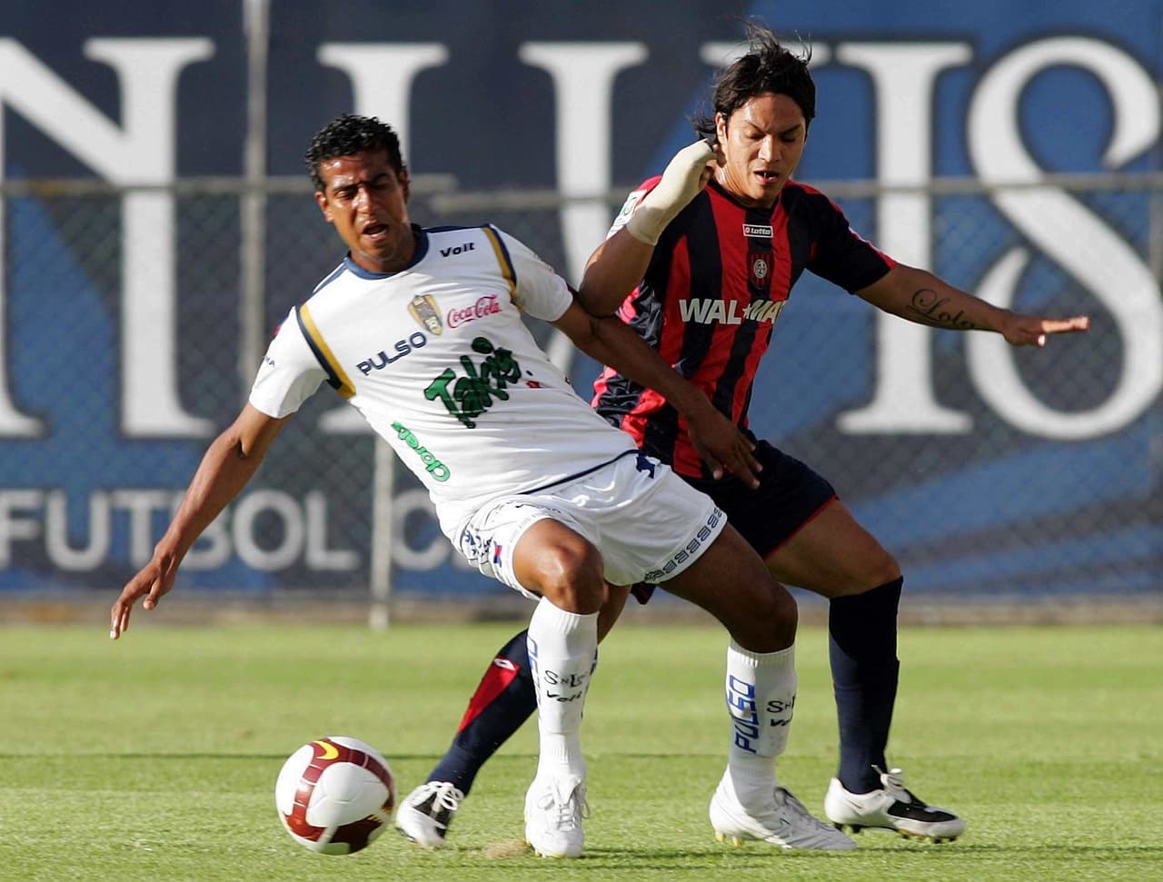 El Rebaño enfrentaría a Sao Paulo y los Gladiadores a Nacional; sin embargo, producto de la Gripe A, se tomaron otras consideraciones.