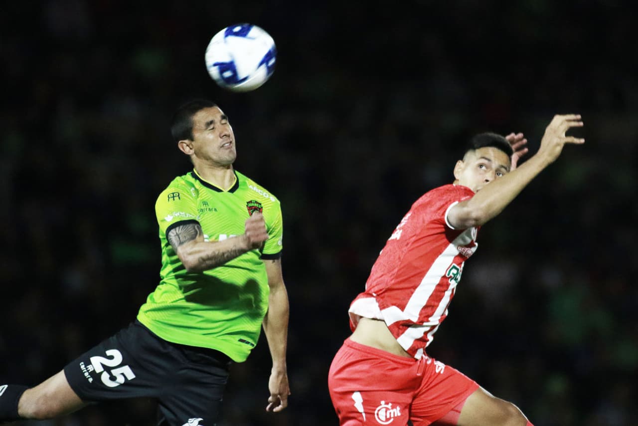 Victor Velázquez (39') y Martin Rabunal (48') le dan la tercera victoria del torneo a los Bravos.