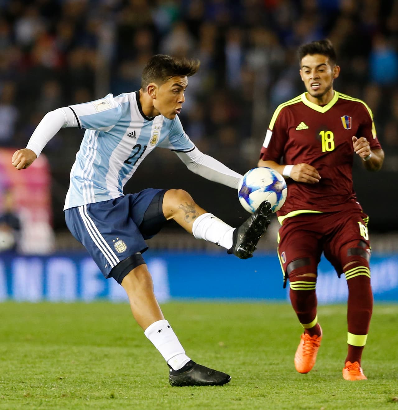 Venezuela se trajo un empate 1-1 de Argentina, al que complicó y en un momento del partido venció gracias a su buena defensa y excelente contragolpe.