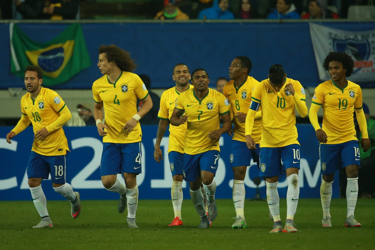 Brasil tuvo una tarde complicada ante Perú que terminó por sacar adelante con un chispazo de Neymar en tiempo de compensación. El cuadro amazónico se vio inoperante en ciertos lapsos del partido y más con los delanteros que sufrieron para tener disparos favorables.