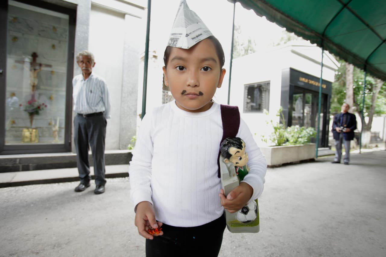 Hoy se cumplen 27 años del fallecimiento de Mario Moreno ‘Cantinflas’, el actor que sigue gustando a la gente e inspirando a los niños.