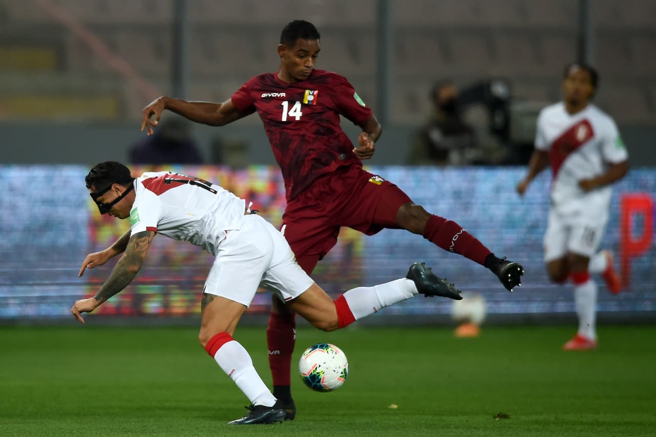 Un solitario gol de Christian Cueva fue suficiente para que el cuadro inca, dirigido por Ricardo Gareca, sume tres puntos de oro y se meta en la pelea por un boleto a la Copa del Mundo de Qatar 2022.