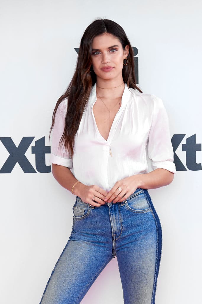 Las agencias llevaron a Sara a Nueva York, y la encarreraron a su nueva meta, el Victoria ‘s Secret Fashion Show.
<br>