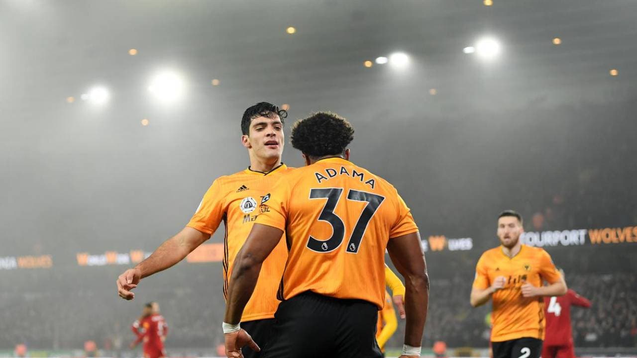 Traoré se entiende con Raúl Jiménez hasta fuera del campo