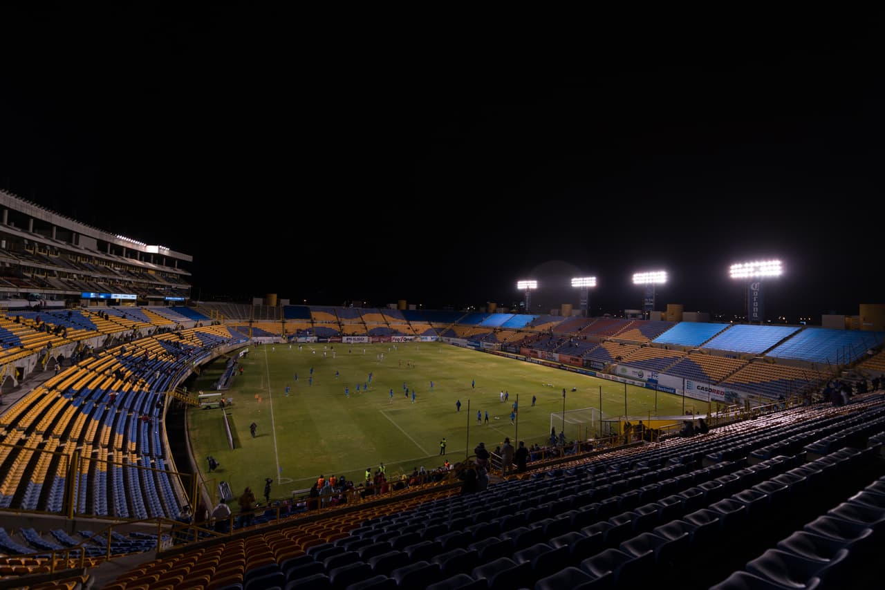 7- El momento más emotivo en la historia futbolística del Alfonso Lastras se dio en el Clausura 2006. San Luis, tras salvarse del descenso en la última fecha en una sorprendente voltereta ante Atlas, se metió a la Liguilla y luego a la final. Finalmente cayó ante Pachuca.