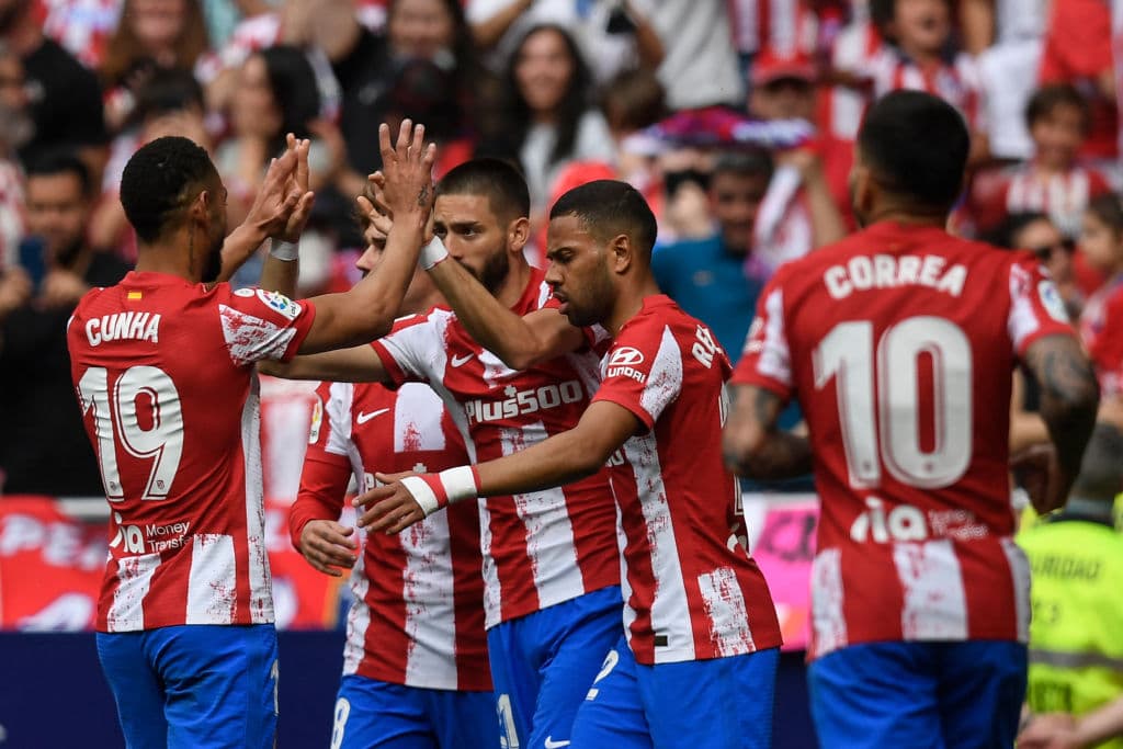 El Celta de Vigo, con Néstor Araujo y sin Orebelín Pineda, le ganó al Bilbao fuera de casa por 0-2, mientras Atlético de Madrid, sin Héctor Herrera, vencieron con un polémico penal en el minuto 98 al Espanyol por 2-1.