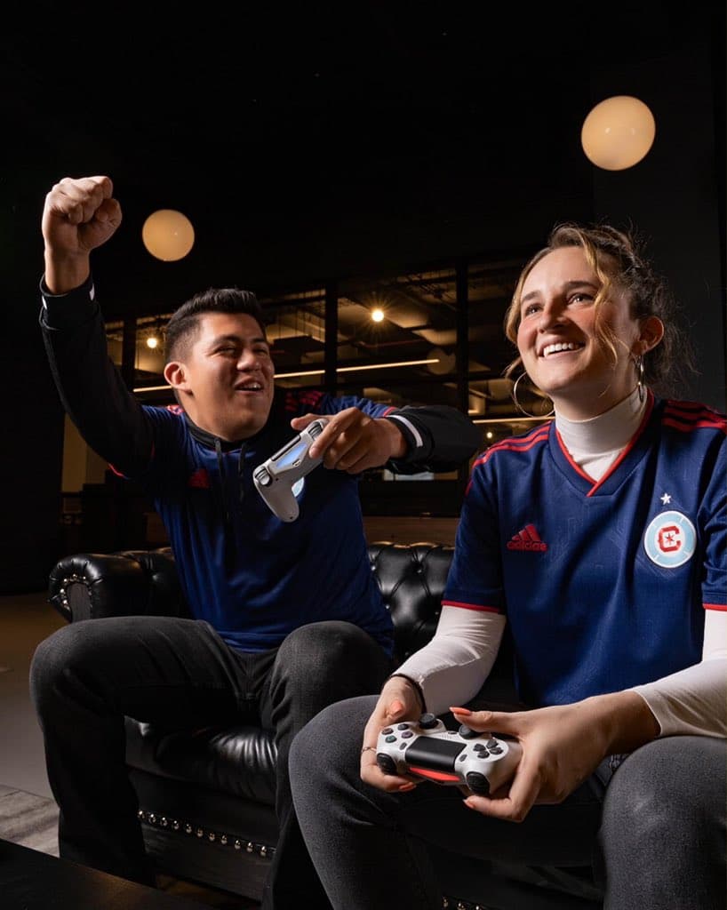 Es la primera vez que el nuevo logotipo del club -presentado en 2021- aparece bordado en una camiseta de la franquicia.
<br>