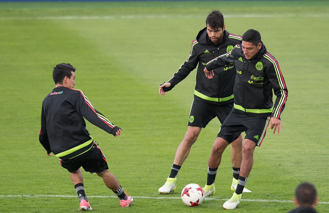 Hubo trabajos en espacio reducido con los famosos rondos, divididos en grupos.