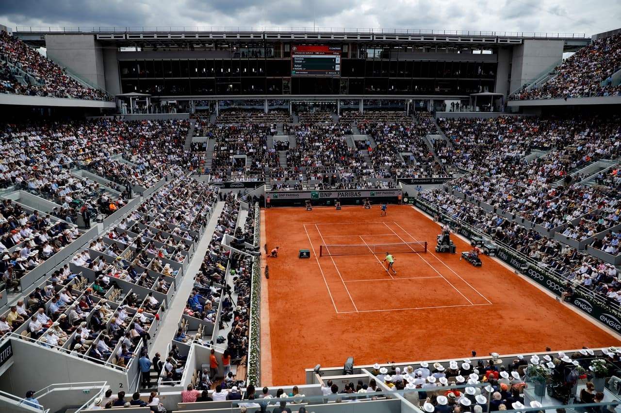 Roland Garros planea desarrollarse con público