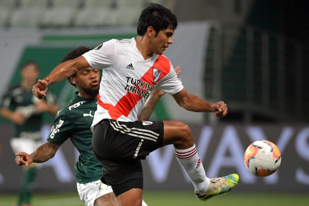 River logra vencer 0-2 al Palmeiras, pero con dos penales anulados por el VAR, los argentinos se quedaron a un gol de mandar la resolución a los penales.