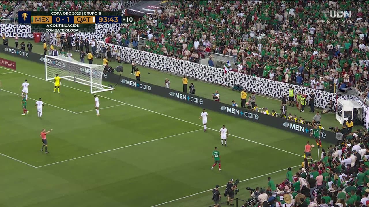 ¡TIRO ATAJADO! disparo por Henry Martín.