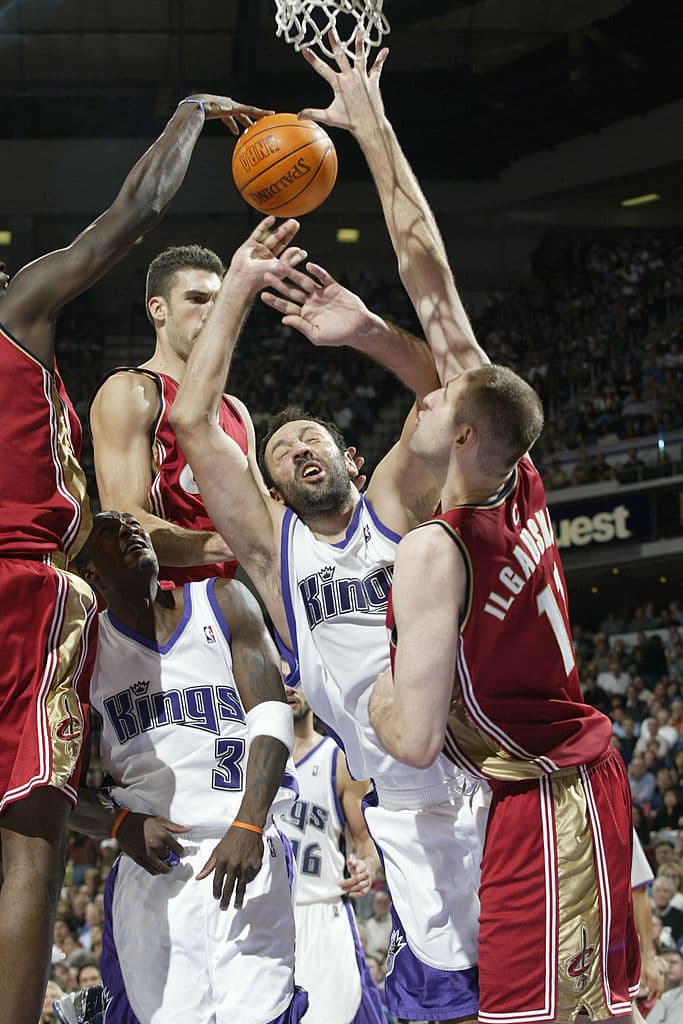 LeBron debutó hace 17 años en el Arco Arena de los Sacramento Kings.