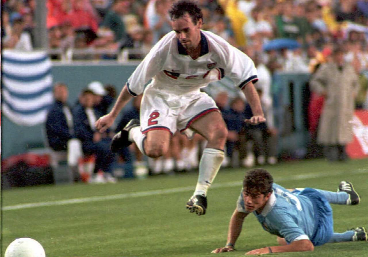 El conjunto de las Barras y las Estrellas pasó por encima de la Albiceleste al derrotarlos 3-0 con goles de Klopas, Alexi Lalas y Eric Wynalda. En esa edición de la Copa América en Uruguay, Estados Unidos se ubicó entre los mejores cuatro del torneo.