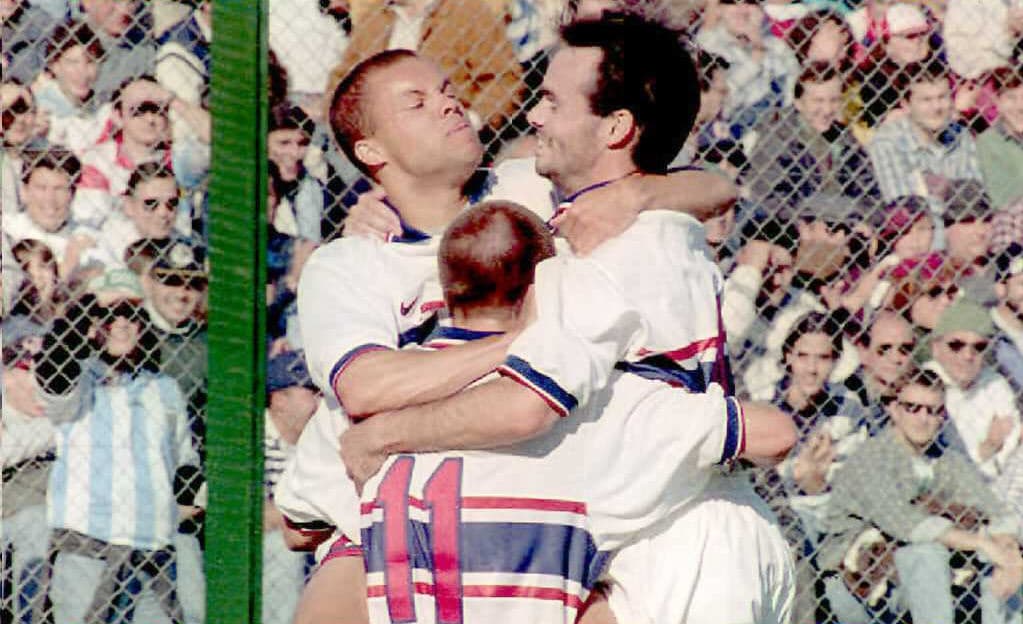 La primera victoria de los Estados Unidos sobre Argentina se dio precisamente en la Copa América de 1995 en la fase de grupos cuando Team USA dio la sorpresa al derrotar al quien había sido el último campeón de América.