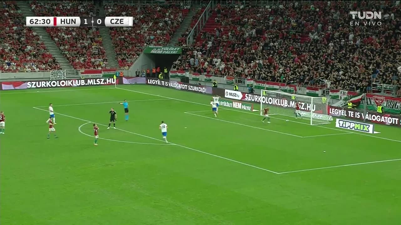 ¡GOL!  anota para República Checa. Václav Jurecka