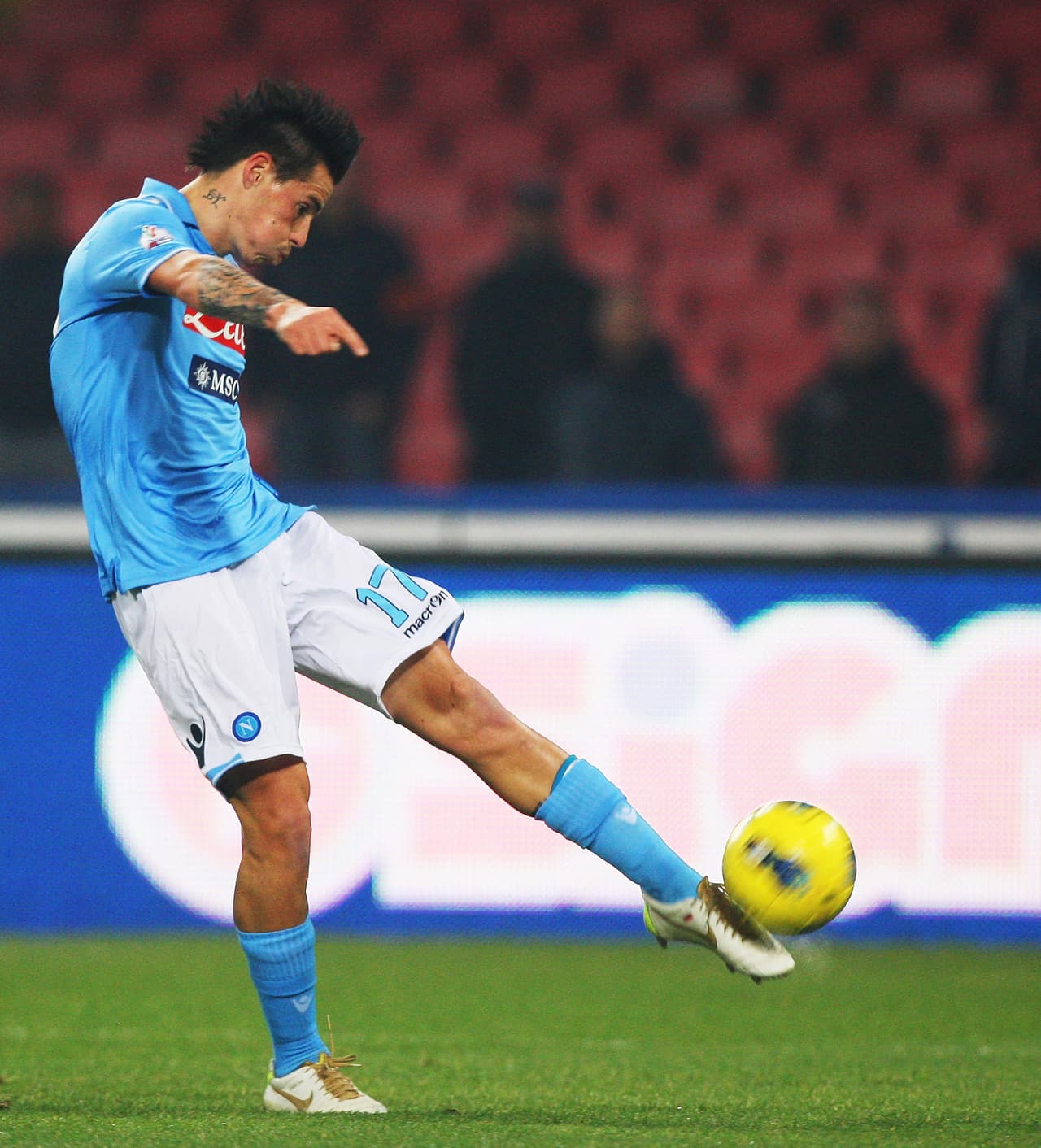 En aquella escuadra del Napoli de Mazzarri, Hamsik podía jugar como diez detrás de Lavezzi y Cavani.