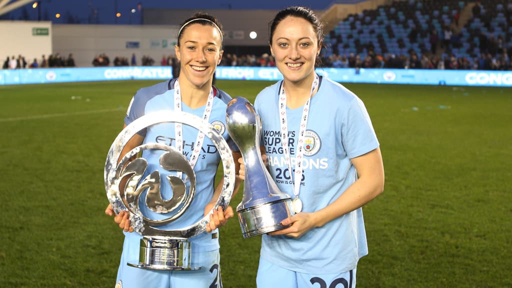 En el Campeonato Mundial Femenino 2015, quedó en tercer lugar y fue nombrada parte del equipo ideal del torneo.