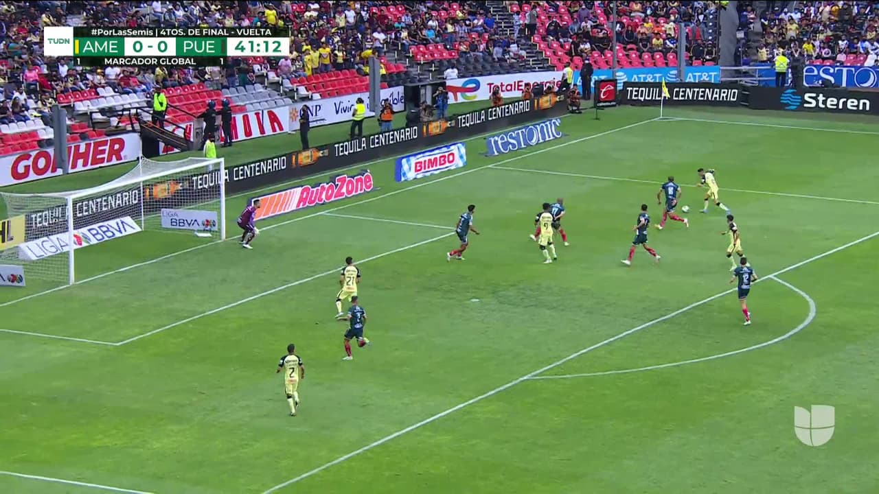 ¡GOOOL! Henry Martín anota para América.